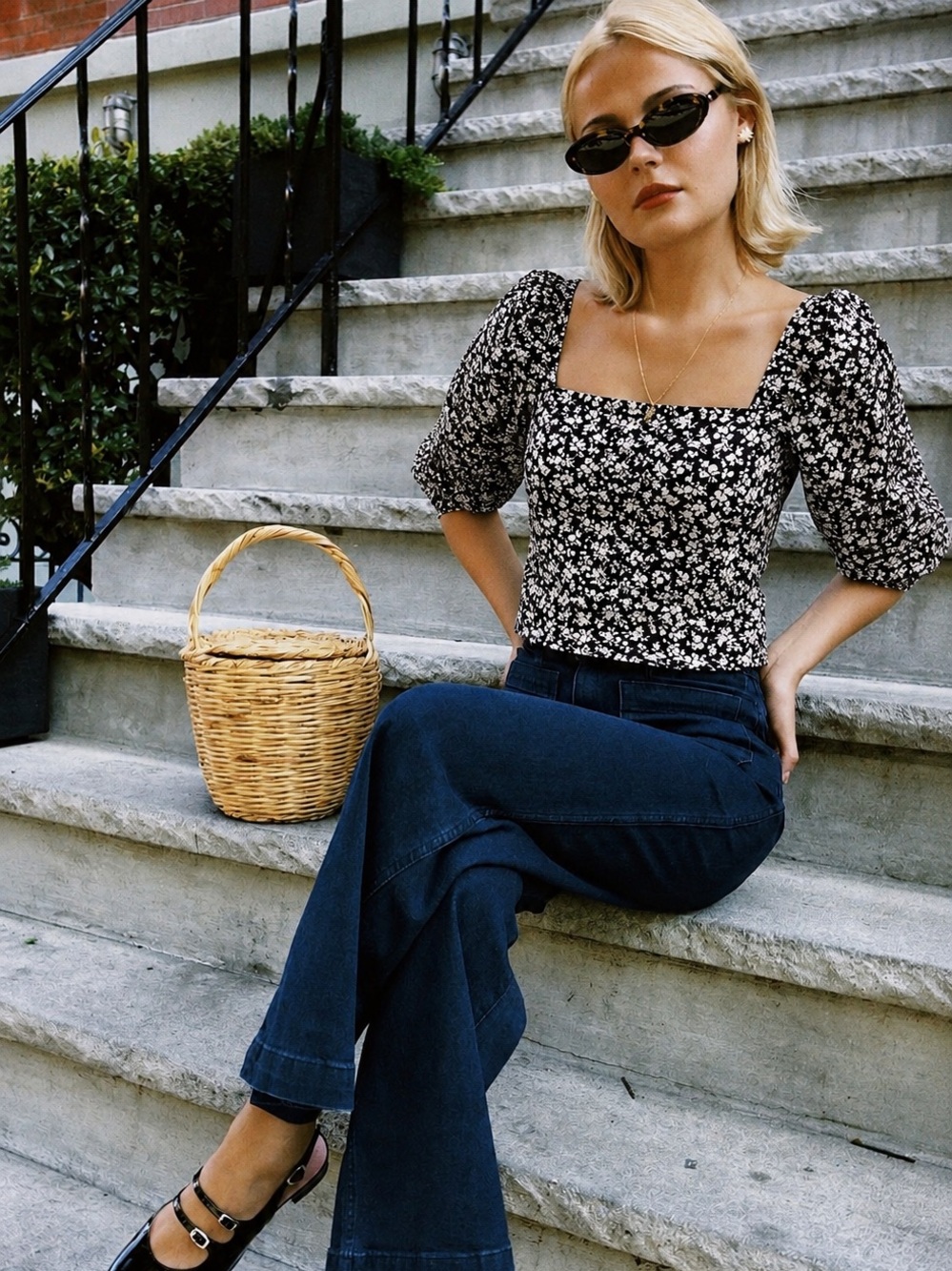 Levi’s Black Floral Puff Sleeve Square Neck Crop Top | Cottagecore | NWT XL - Picture 2 of 12